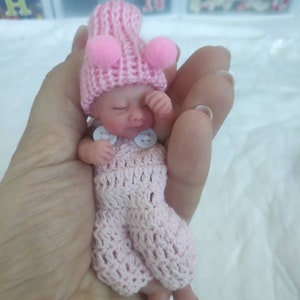 Mini bébé en silicone platine image 3