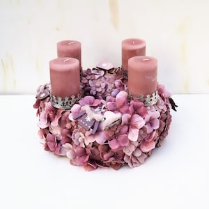Advent wreath elegant modern in old pink table wreath