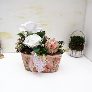 table decoration arrangement roses