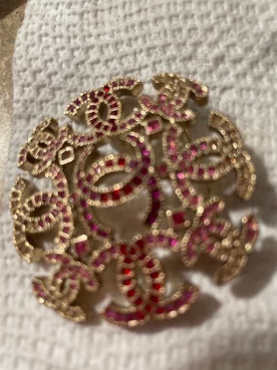 Pink flower rhinestone brooch Gem