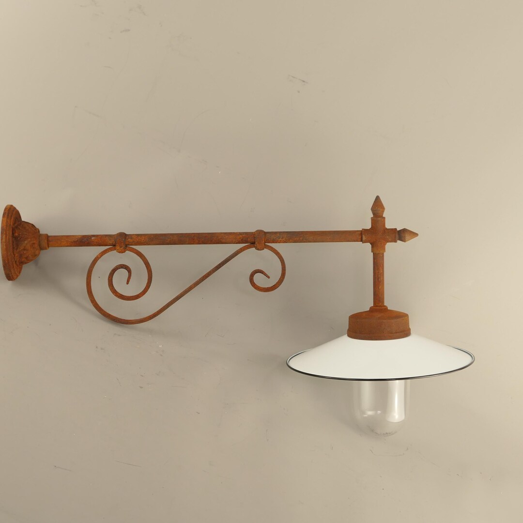 Sustainable Wall Lamp With a Rust Finish, Classic Courtyard Lamp for ...