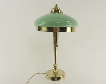 Art Deco Table Lamp, Vienna, 1930s, Art Deco Tischlampe mit seltenem lindgrünem Lampenschirm und angebautem Zugschalter