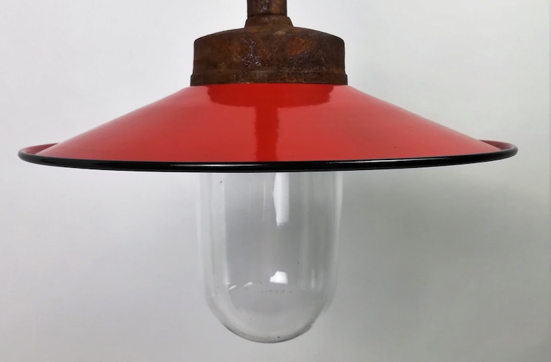 Klassische Hoflampe, Wandlampe, Gartenlampe, Lampe für Weinkellerei, Werkstattlampe Nachhaltig, Modell 17 rot