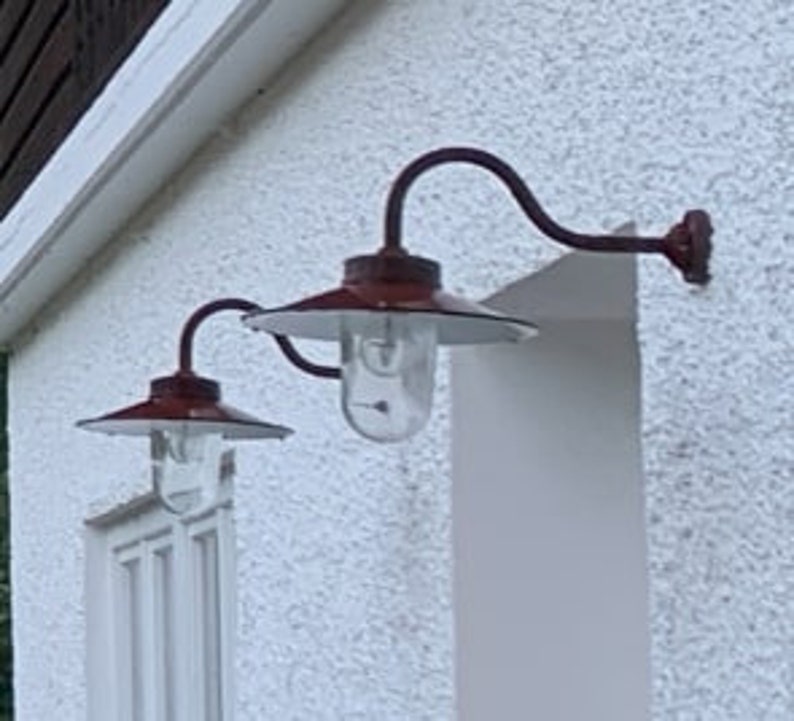 Klassisk gårdslampa, i rostfri finish, trädgårdslampa, utomhusbelysning för vingård, verkstadslampa, hållbar, modell 17 braun