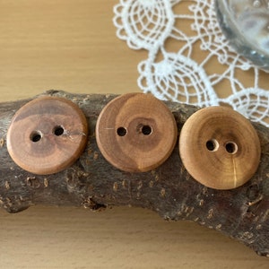Handgedrechselte Holzknöpfe 25mm - Naturknöpfe für Strickjacke, Cardigan Knöpfe, DIY Nähzubehör, Wooden Buttons, Handmade #0146