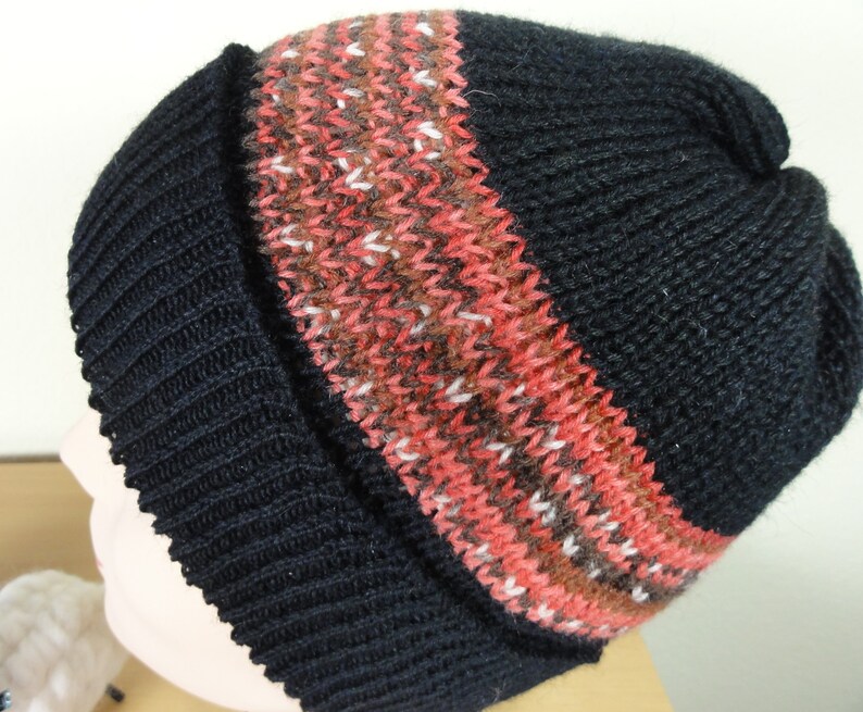 Herren und Damen Beanie Strickmütze schwarz-rot Bild 3