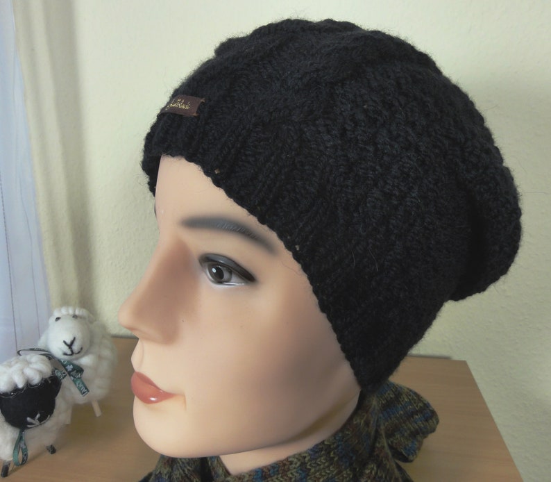 Herren-Beanie schwarz mit Zopfmuster u. Perlmuster Bild 4