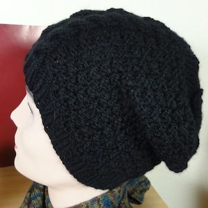 Herren-Beanie schwarz mit Zopfmuster u. Perlmuster Bild 1