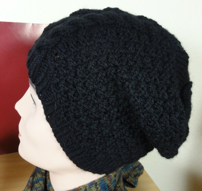 Herren-Beanie schwarz mit Zopfmuster u. Perlmuster Bild 1