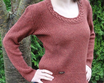 Knitted sweater wine red-mottled size. 36