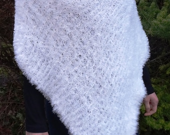 Poncho "little cloud" white fringes