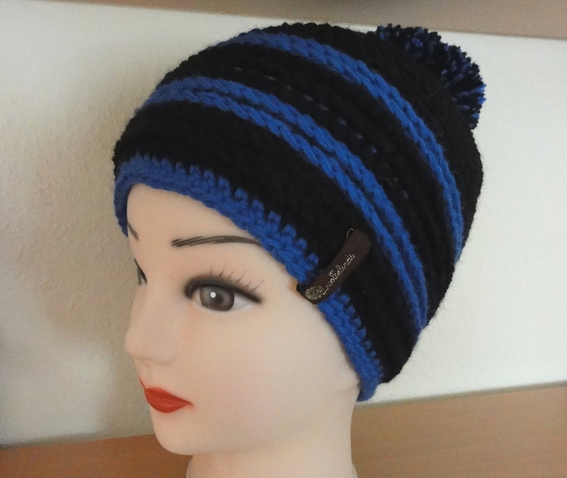 Bommelhat blackblue crocheted
