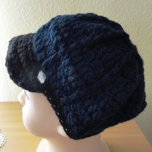 Newsboy cap with peak dark blue image 2