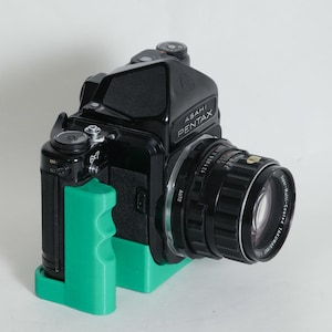 Pentax 6x7 & 67 Butter Grip By Cameradactyl
