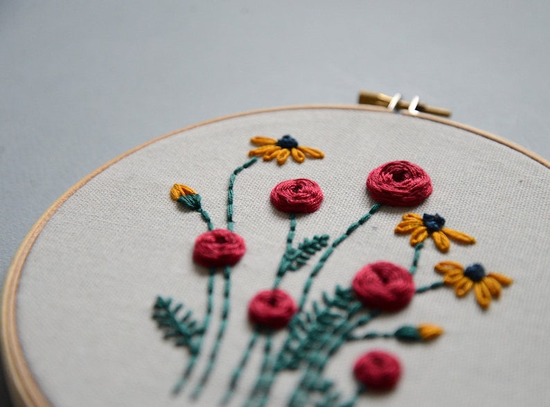 DIY Hand Stitched Wildflowers Beginner Hand Embroidery Kit Hoop Art Tutorial DIY Floral Hoop Art Kit Modern Wildflowers Kit