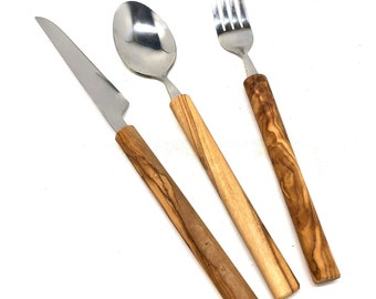 Stainless steel cutlery with olive wood handle (set of 3)