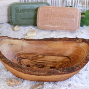 Jabonera ovalada rustica GRANDE fabricada en madera de olivo imagen 3