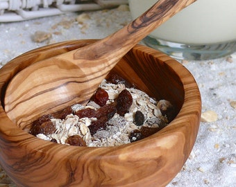 Cereal bowl (Ø 5.5 inches) with spoon, olive wood