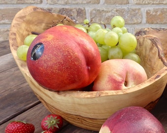 Fruit bowl rustic (approx. 9.8 – 11.4 inches) made of olive wood