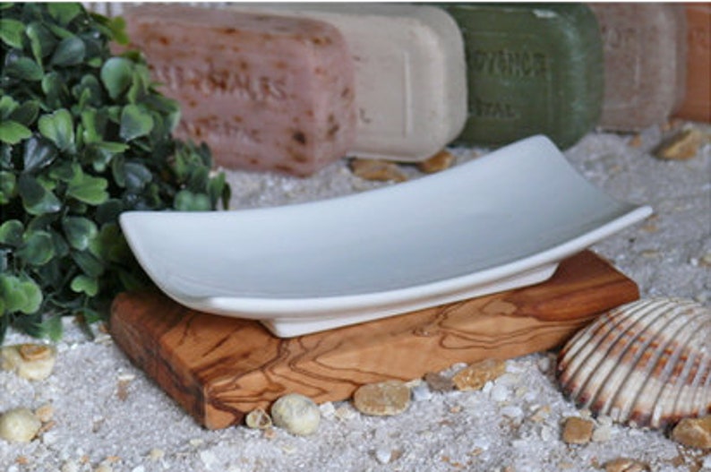 Porcelain soap dish with olive wood plate image 2