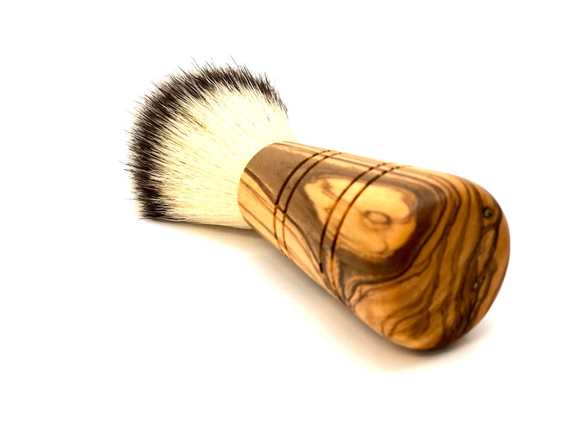 Shaving brush SIR GEORGE vegan synthetic hair with olive wood handle image 3