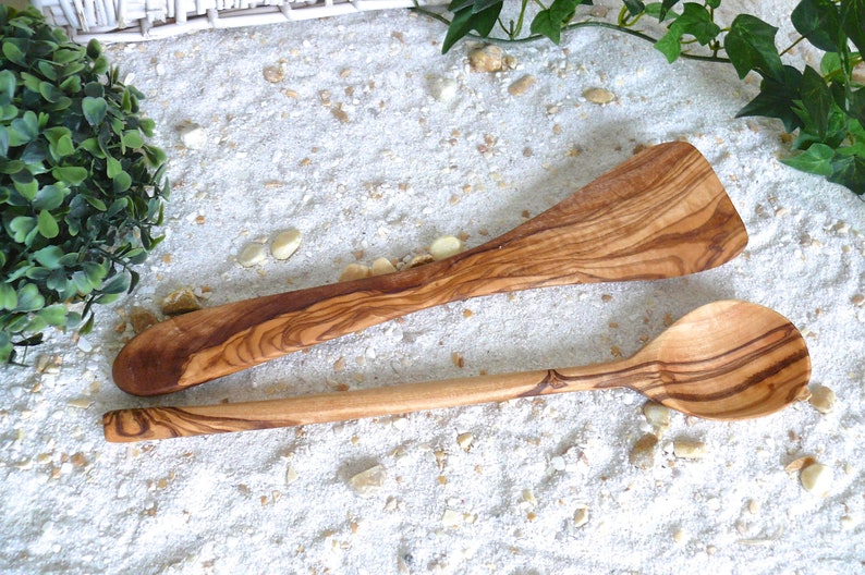 Spatula & Spoon made of olive wood image 1