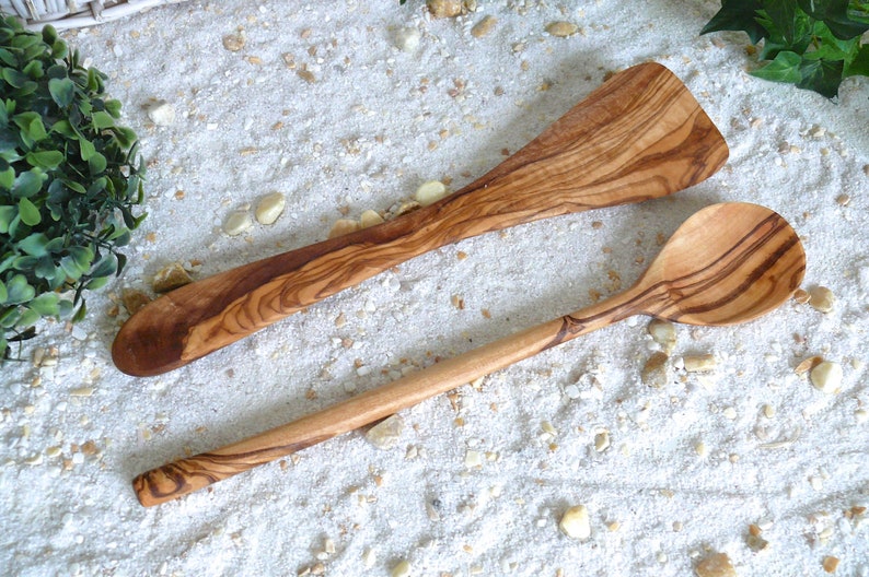 Spatula & Spoon made of olive wood image 3