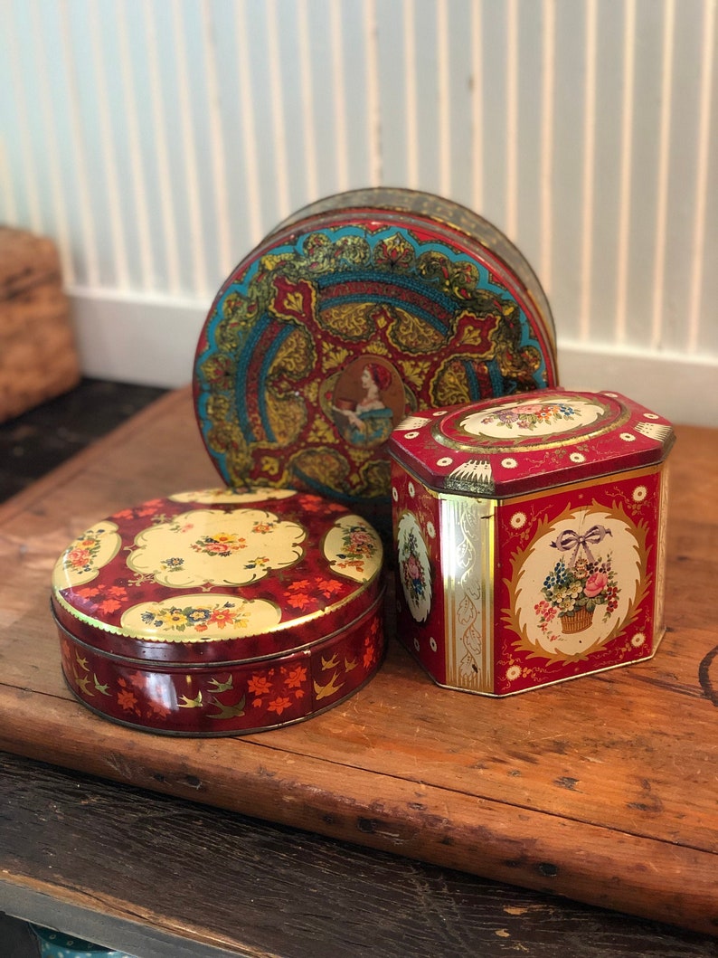Floral Biscuit Tins Likely 1930s Largest Round Wonder Fruitcake Tin Approx 8 14D x 3 14H England Red 1950s Set of 3