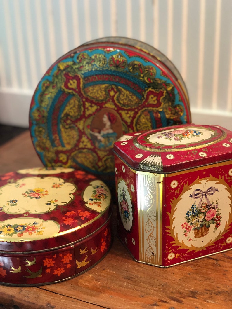 Floral Biscuit Tins Likely 1930s Largest Round Wonder Fruitcake Tin Approx 8 14D x 3 14H England Red 1950s Set of 3