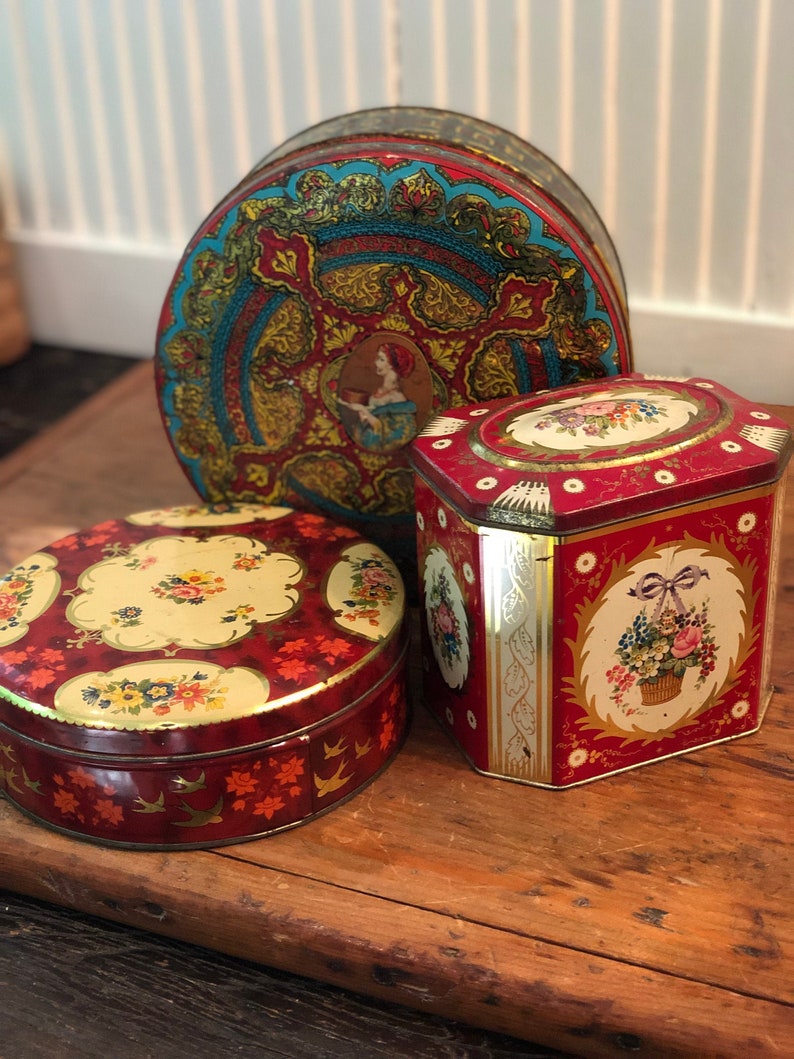 Floral Biscuit Tins Likely 1930s Largest Round Wonder Fruitcake Tin Approx 8 14D x 3 14H England Red 1950s Set of 3