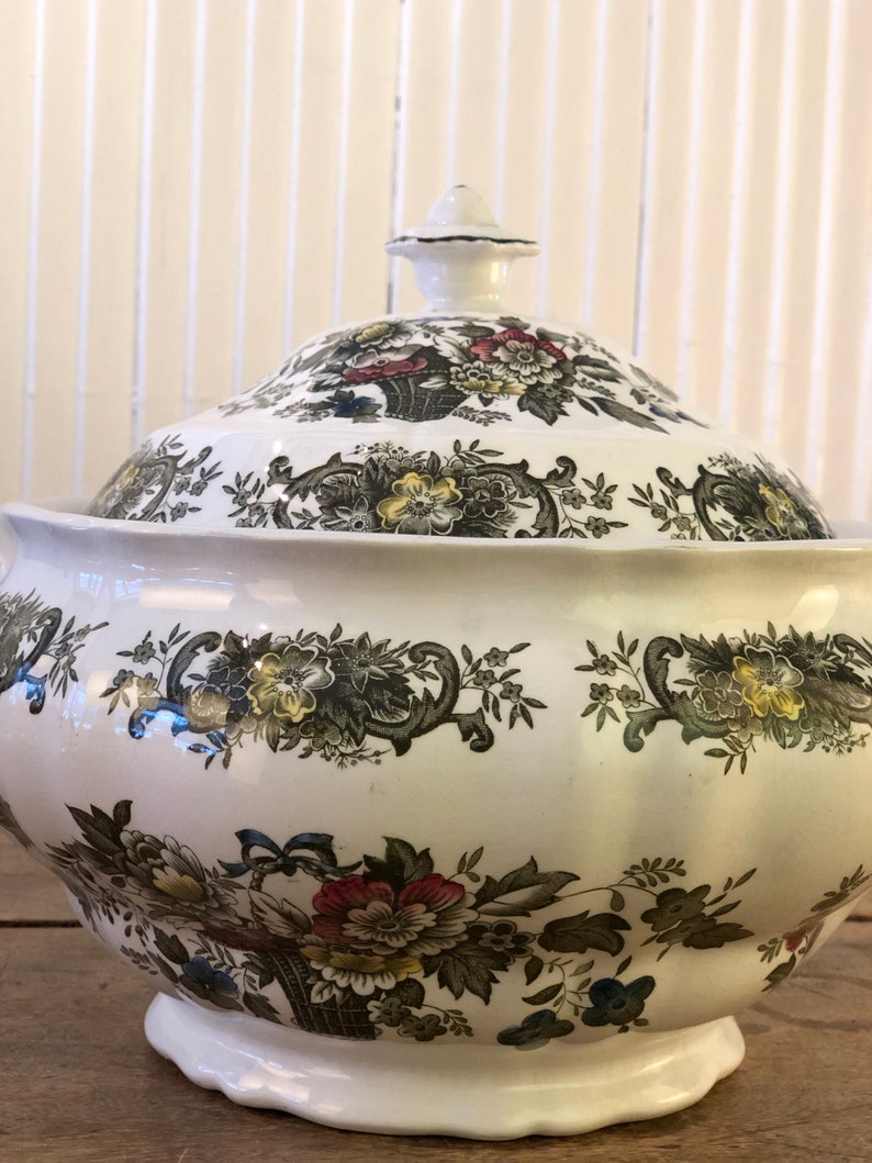 Ridgway Antique Ironstone Soup Tureen England Old English Bouquet Early 1900s Approximately 10 H x 9 12 Diameter Staffordshire