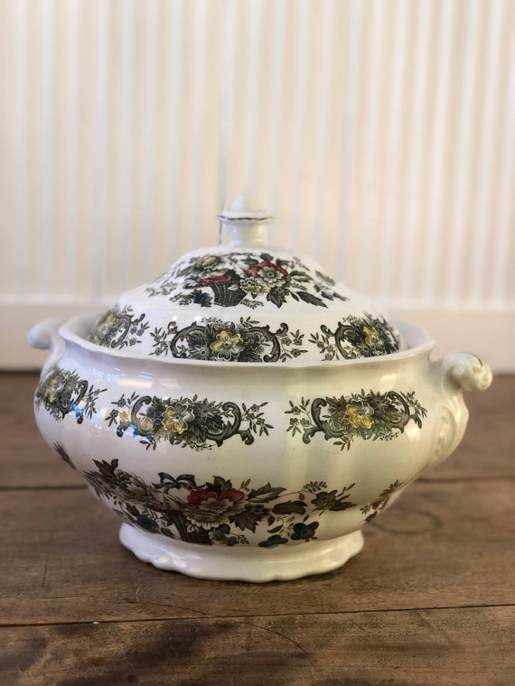 Ridgway Antique Ironstone Soup Tureen England Old English Bouquet Early 1900s Approximately 10 H x 9 12 Diameter Staffordshire