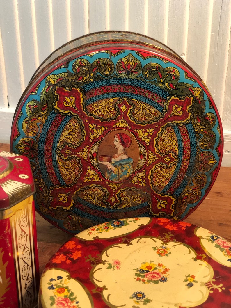 Floral Biscuit Tins Likely 1930s Largest Round Wonder Fruitcake Tin Approx 8 14D x 3 14H England Red 1950s Set of 3