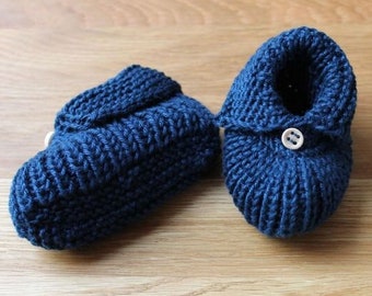 knitted baby shoes dark blue