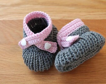 knitted baby shoes grey pink