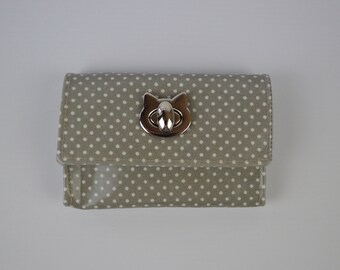 Small wallet dots on grey