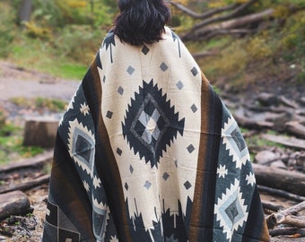 Native Americas Style Grey Alpaca Blanket - Handmade In The Andes Of Ecuador Unique Design Warm Soft Hypoallergenic Strong Quality Stylish