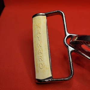 Vintage Maynard Egg  /  Beater