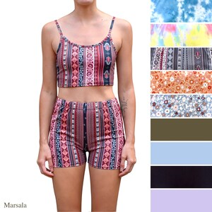 Due pezzi coordinati, top corto, canotta, pantaloncini da ciclista a vita alta, yoga, athleisure, abbigliamento da casa, set coordinato da donna