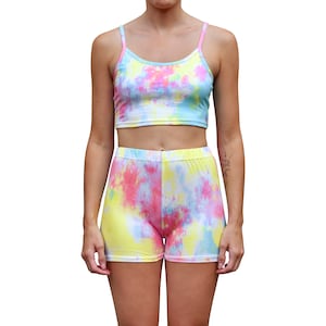 Two Piece Co-Ord Crop Top Cami High Waisted Biker Shorts Yoga Athleisure Loungewear Women&#39;s Matching Set - 2&quot; Inseam - Rainbow Tie Dye
