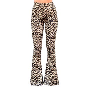 Ausgestellter Schlag Stretch Yoga hoch taillierte Boho Bequeme 70er Hippie Boho Festival Legging Hose - Leopard