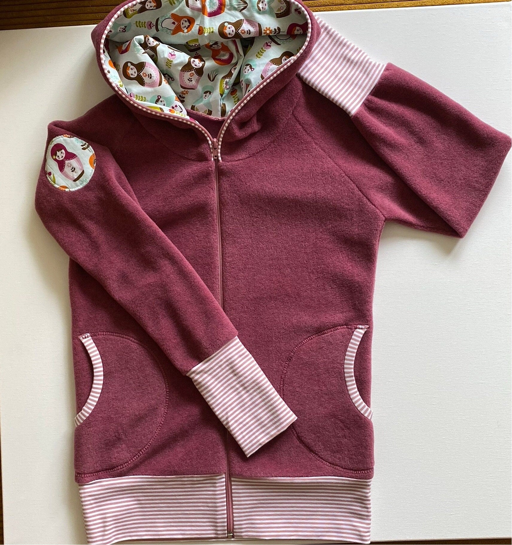 Chaqueta polar, chaqueta con capucha, chaqueta abrigada, con matrioskas