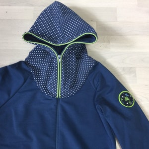 Hoodie Hilde, Pulli mit Vögelchen, Hoodie aus Kuschelsweat in dunkelblau Bild 6