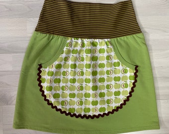 Size M, sweat skirt with green apples