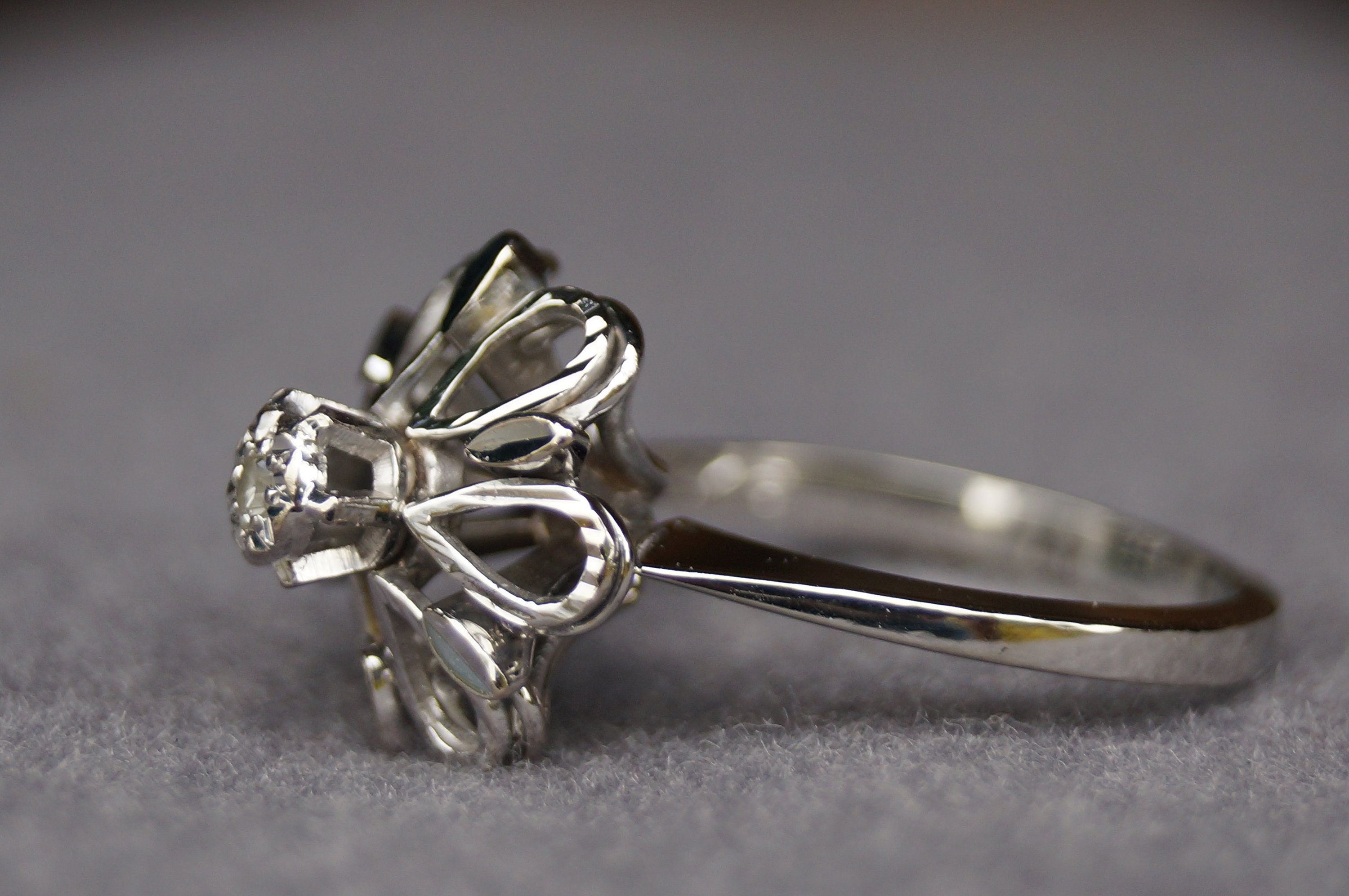 Vintage ring, white gold 750/- stamped, diamond 2 mm, rhodium-plated, cleaned, high quality!