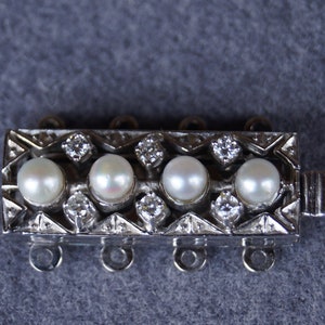 Vintage chain clasp for 4 rows beads, white gold 585/- stamped, 24 x 9 mm, 4 real beads 3 mm, 8 diamonds 2 mm, well preserved