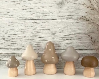 Wooden mini mushrooms // Boho
