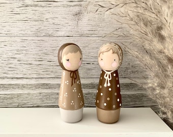 Baby Peg Dolls in bonnet