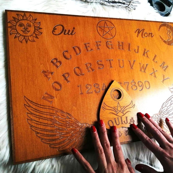 Ouija, planche ouija, wicca, ouija board, illustration, halloween, occulte, spiritisme, art divinatoire, outil divinatoire