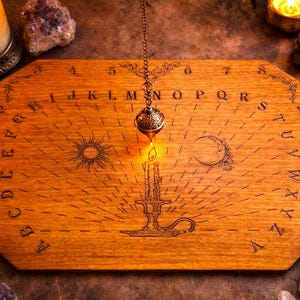 Tavola da rabdomante in legno incisa per pendolo, per divinazione e pratiche esoteriche